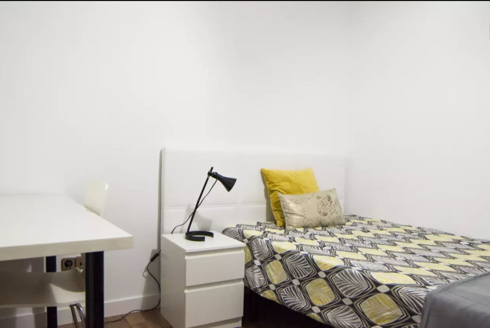 HABITACIÓN EN PISO COMPARTIDO ZONA NUEVOS MINISTERIOS