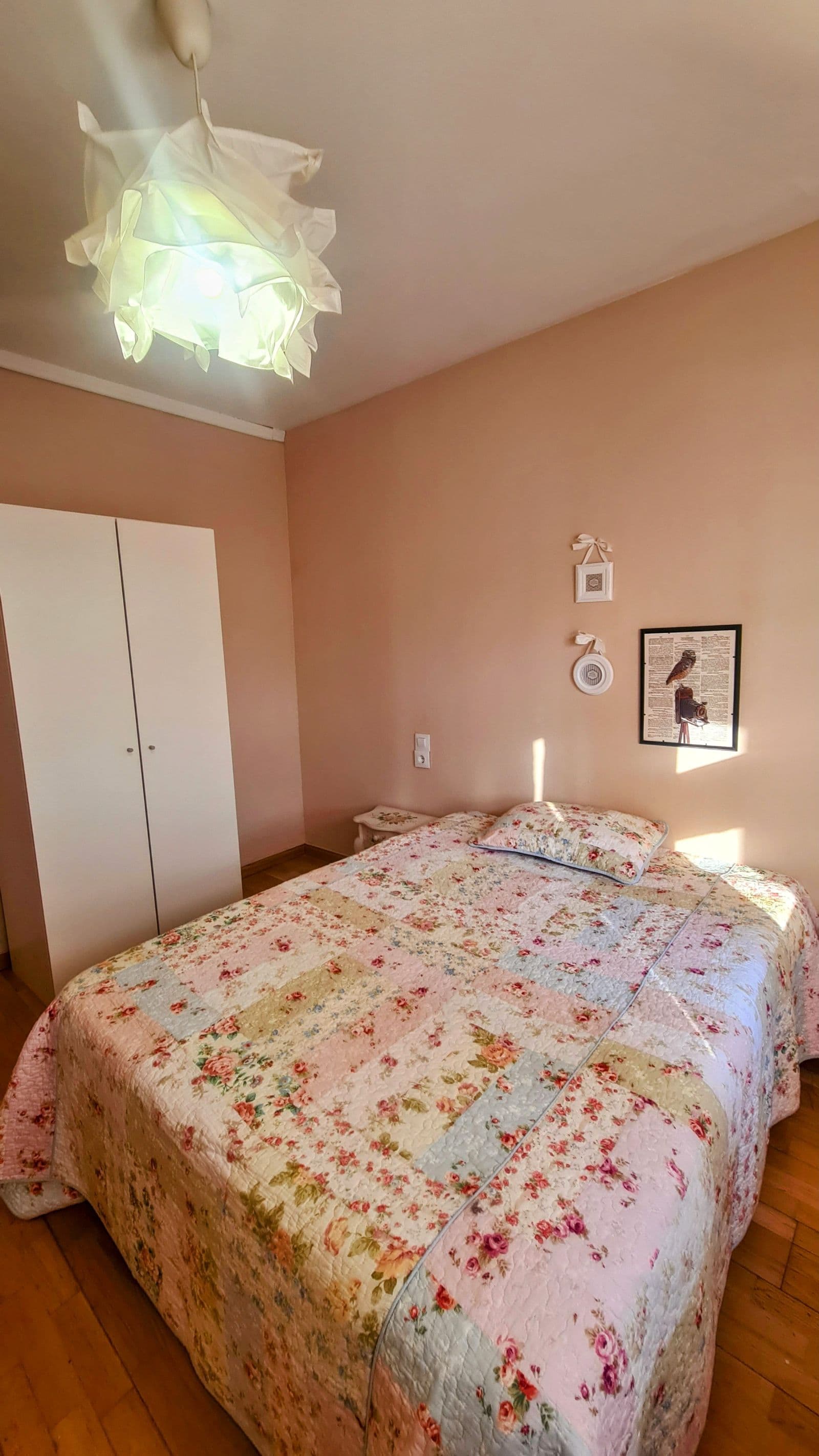 Se alquila preciosa habitación en el centro de Cuenca