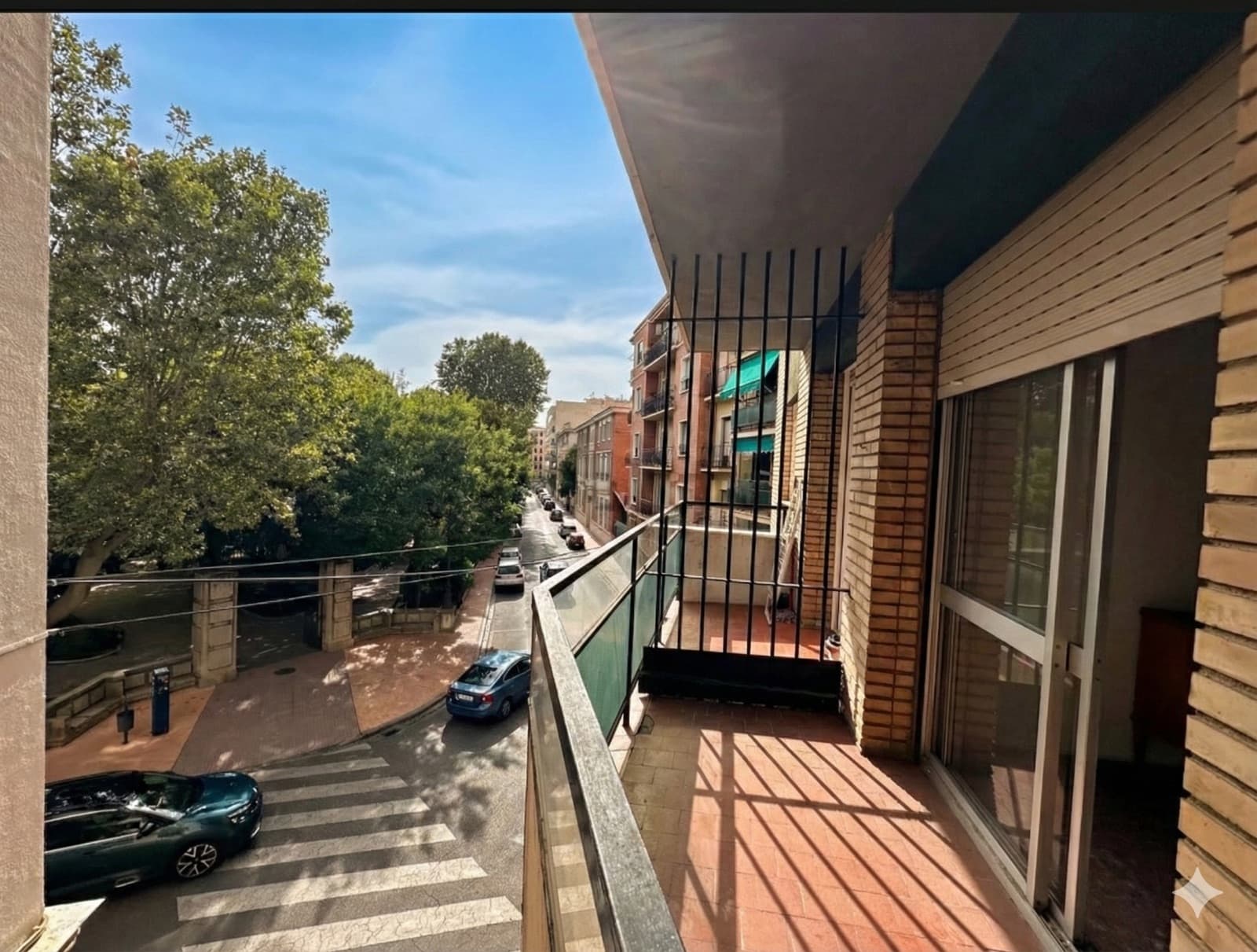 Se alquila habitación luminosa en pleno centro de Cuenca